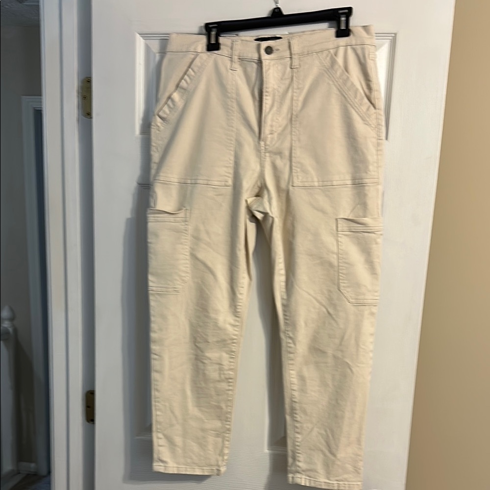 Banana Republic Cream Cargo Pants Lightweight Cotton